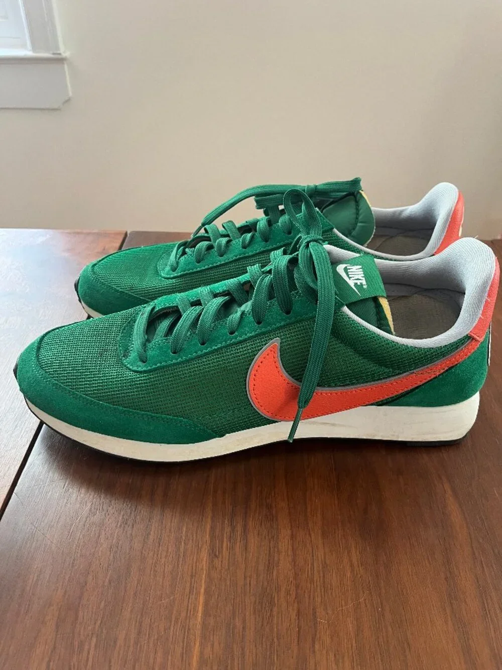Stranger Things Nikes - Picture 3 of 4
